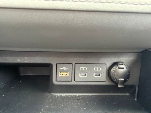 Used 2025 Toyota Highlander XLE AWD/4WD image 20