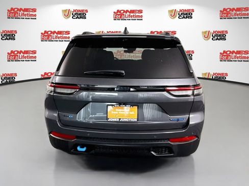 Used 2024 Jeep Grand Cherokee Trailhawk w/ Luxury Tech Group III AWD/4WD image 16