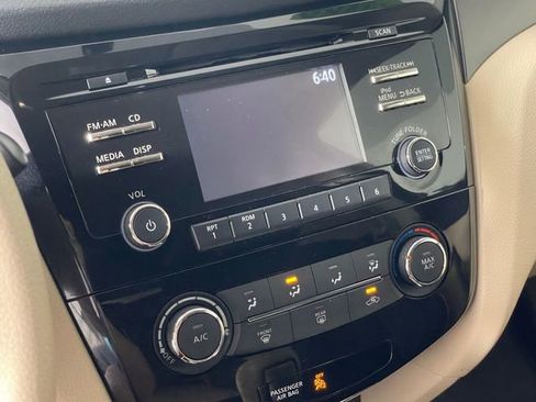 Used 2015 Nissan Rogue S w/ S Family Package FWD image 7