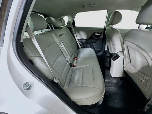 Used 2020 Kia Niro EX image 27