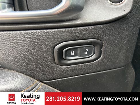 Used 2022 Jeep Gladiator Overland AWD/4WD image 13