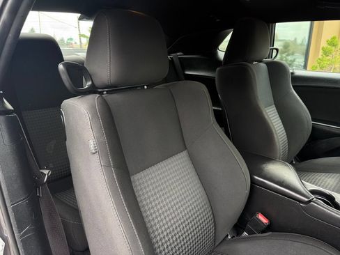 Used 2020 Dodge Challenger R/T RWD image 17