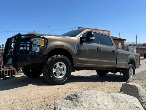 Used 2017 Ford F250 XLT w/ XLT Value Package image 2