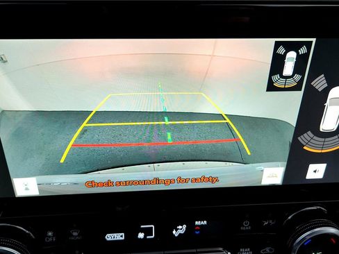 Used 2023 Toyota Highlander Limited image 45