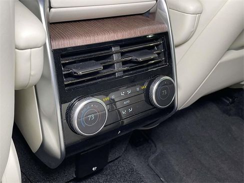 Used 2024 Land Rover Range Rover SE image 26
