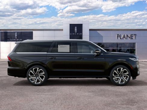 New 2027 Lincoln Navigator L Black Label AWD/4WD image 5