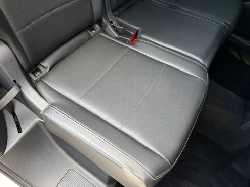 Used 2019 Volkswagen Tiguan SE FWD image 18