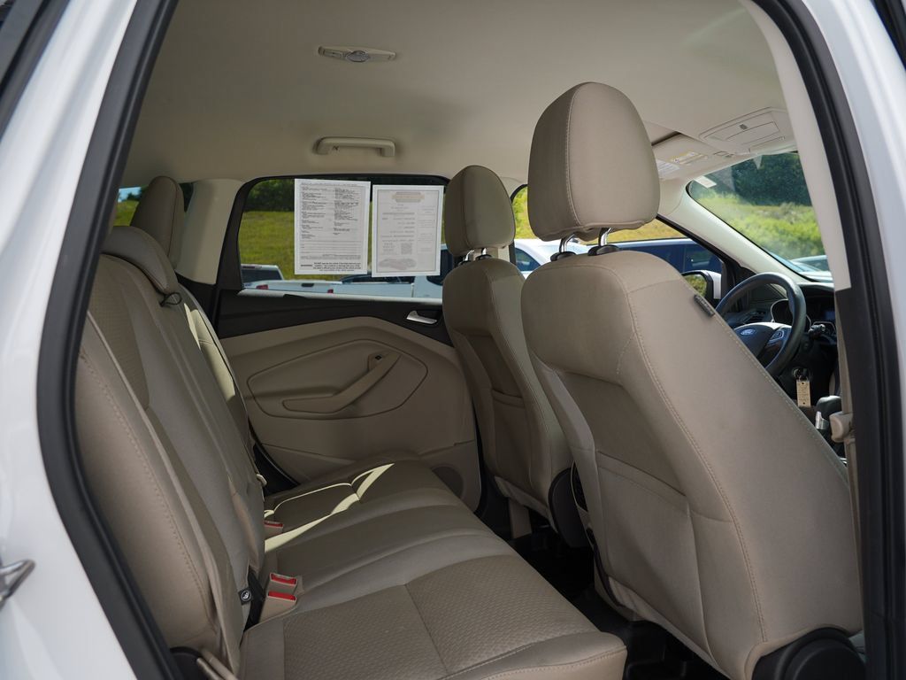 Used 2017 Ford Escape SE AWD/4WD image 29