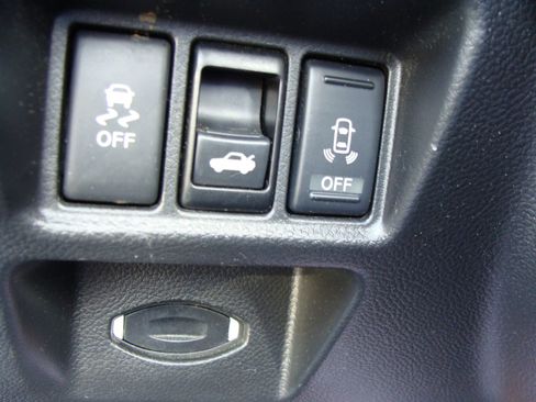 Used 2011 INFINITI G37 Sport w/ Premium Pkg image 18