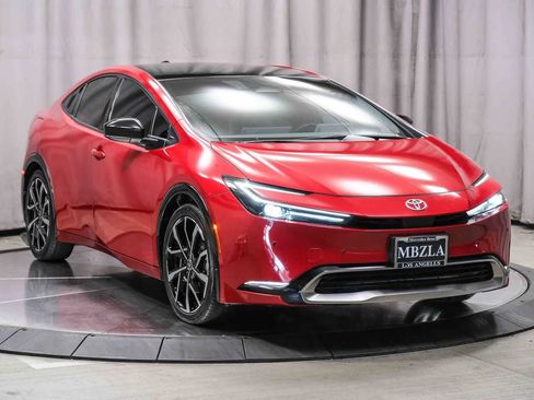 Used 2024 Toyota Prius Prime FWD image 6