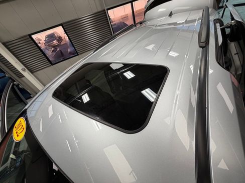 Used 2022 Toyota Sienna XLE image 12