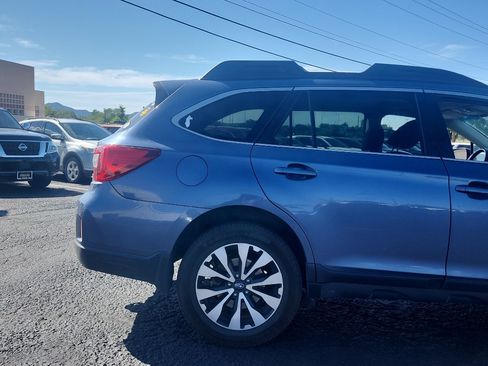 Used 2017 Subaru Outback 2.5i Limited w/ Popular Package #5 AWD/4WD image 5
