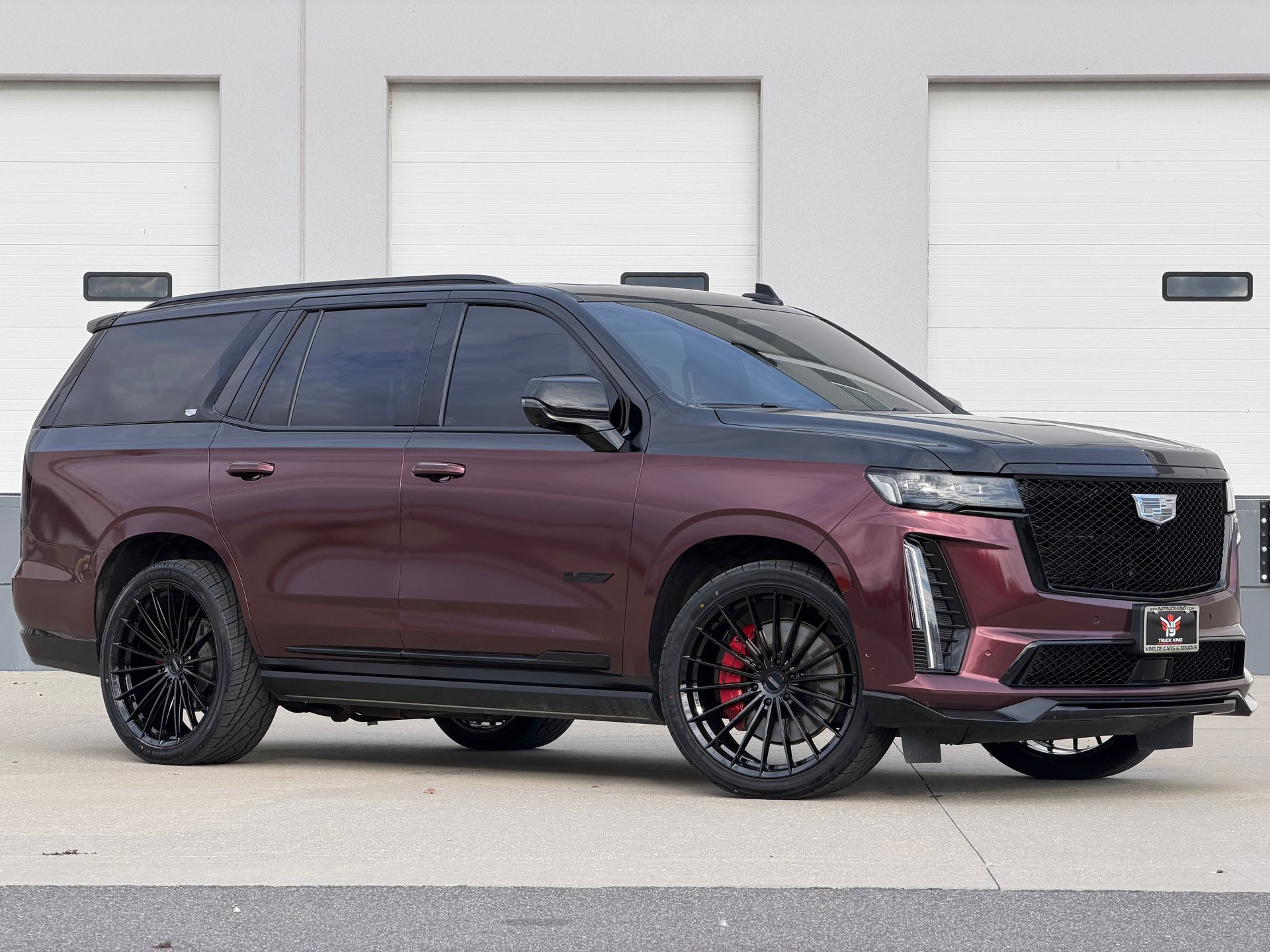 Used 2023 Cadillac Escalade V w/ LPO, ONYX Package AWD/4WD image 1