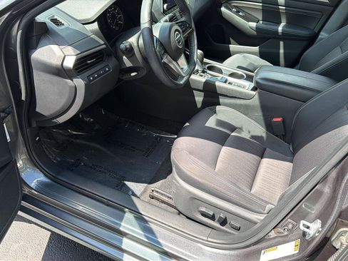 Used 2021 Nissan Altima 2.5 SV w/ SV Premium Package FWD image 8