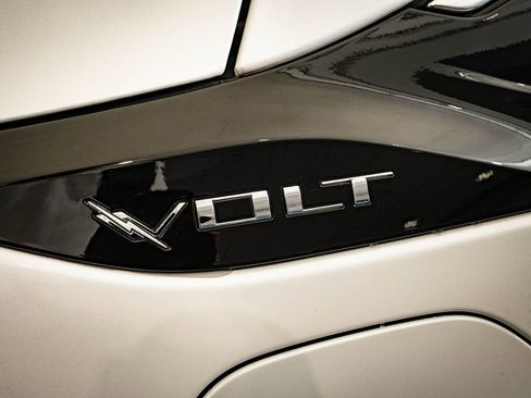 Used 2017 Chevrolet Volt Premier w/ Driver Confidence II Package FWD image 16