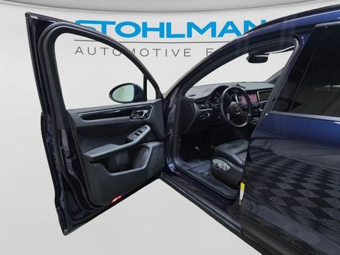 Used 2023 Porsche Macan AWD/4WD image 12