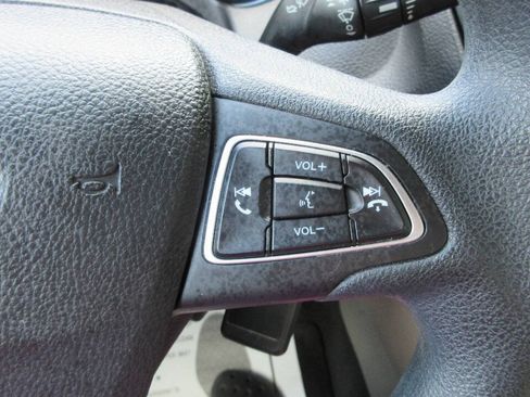 Used 2018 Ford Focus SE FWD image 32