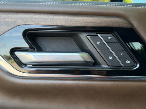 Used 2025 GMC Yukon XL Denali Ultimate w/ LPO, Floor Liner Package AWD/4WD image 45