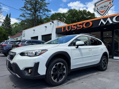 Used 2023 Subaru Crosstrek 2.0i Premium AWD/4WD image 3