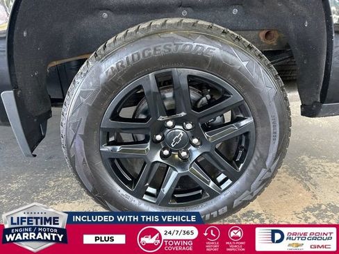 Used 2022 Chevrolet Silverado 1500 RST w/ LPO, Blackout Package AWD/4WD image 10