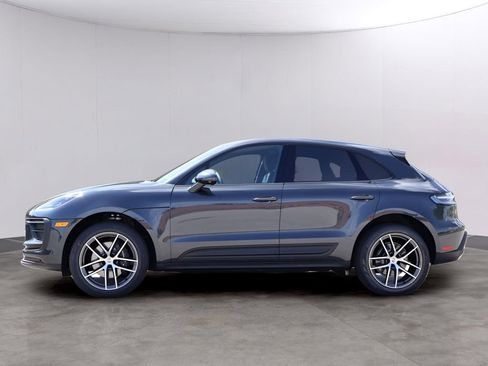 Certified 2025 Porsche Macan image 2