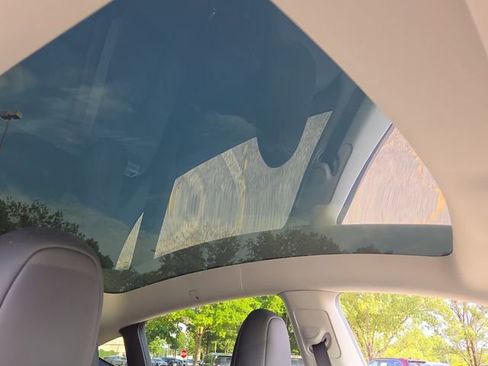Used 2023 Tesla Model Y Long Range AWD/4WD image 18