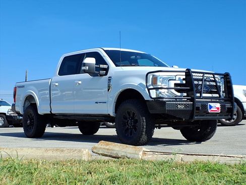 Used 2022 Ford F250 Lariat w/ Tremor Off-Road Package image 3
