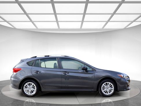 Used 2018 Subaru Impreza 2.0i Premium image 4
