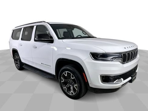 Used 2024 Jeep Wagoneer L Series III w/ Flexible Seating Group AWD/4WD image 2