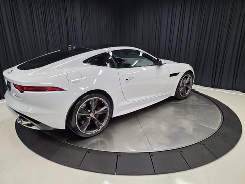 Used 2016 Jaguar F-TYPE R image 11