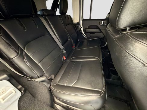 Used 2023 Jeep Wrangler Unlimited Sahara AWD/4WD image 14