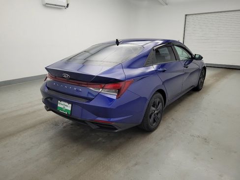 Used 2021 Hyundai Elantra SEL w/ Convenience Package image 9