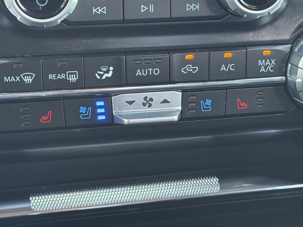 Used 2023 Ford F150 Lariat AWD/4WD image 25