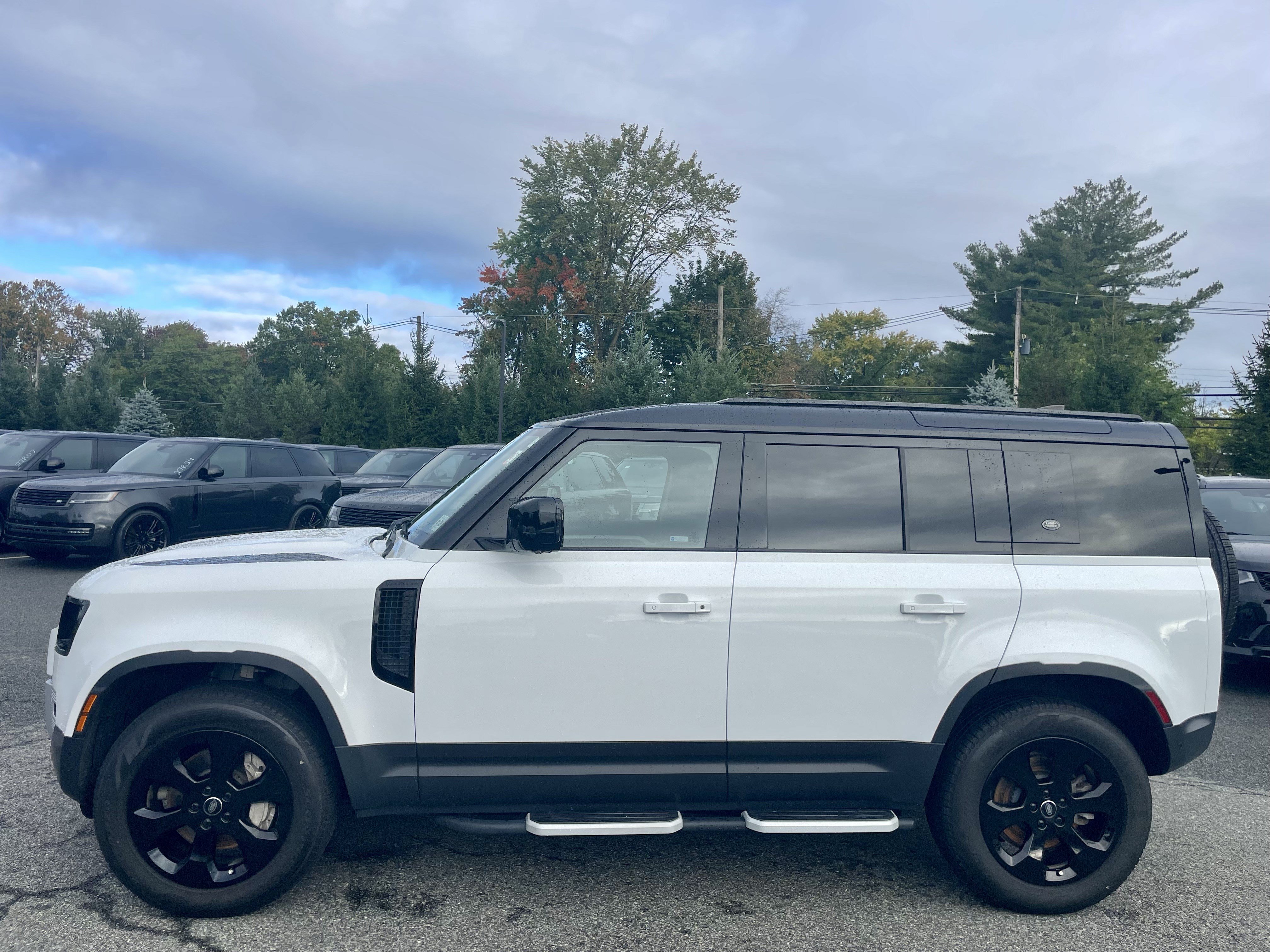 Used 2024 Land Rover Defender 110 S AWD/4WD image 8