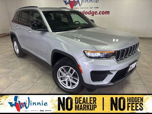 Used 2024 Jeep Grand Cherokee Laredo X w/ Luxury Tech Group I RWD image 1