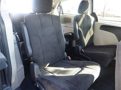 Used 2013 Dodge Grand Caravan SXT FWD image 17