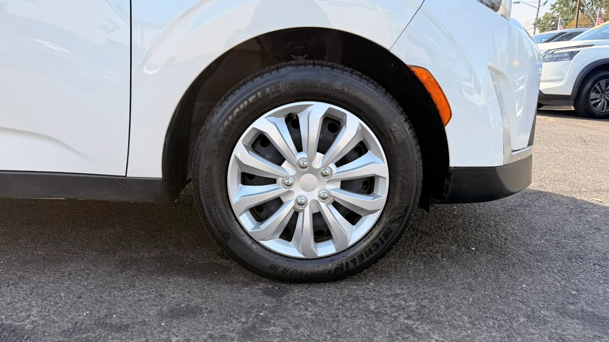 Used 2025 Kia Soul LX FWD image 27