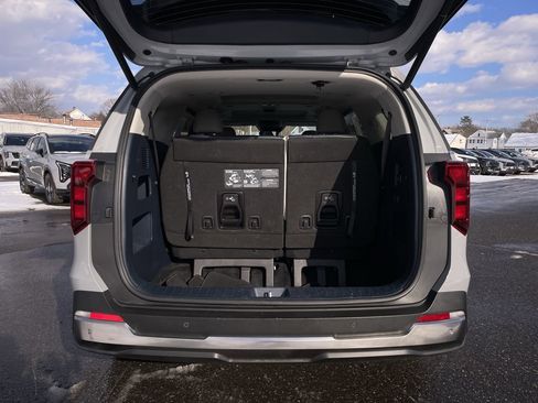 Certified 2025 Kia Carnival SX image 11