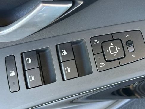 Certified 2024 Kia Niro Wind FWD image 14