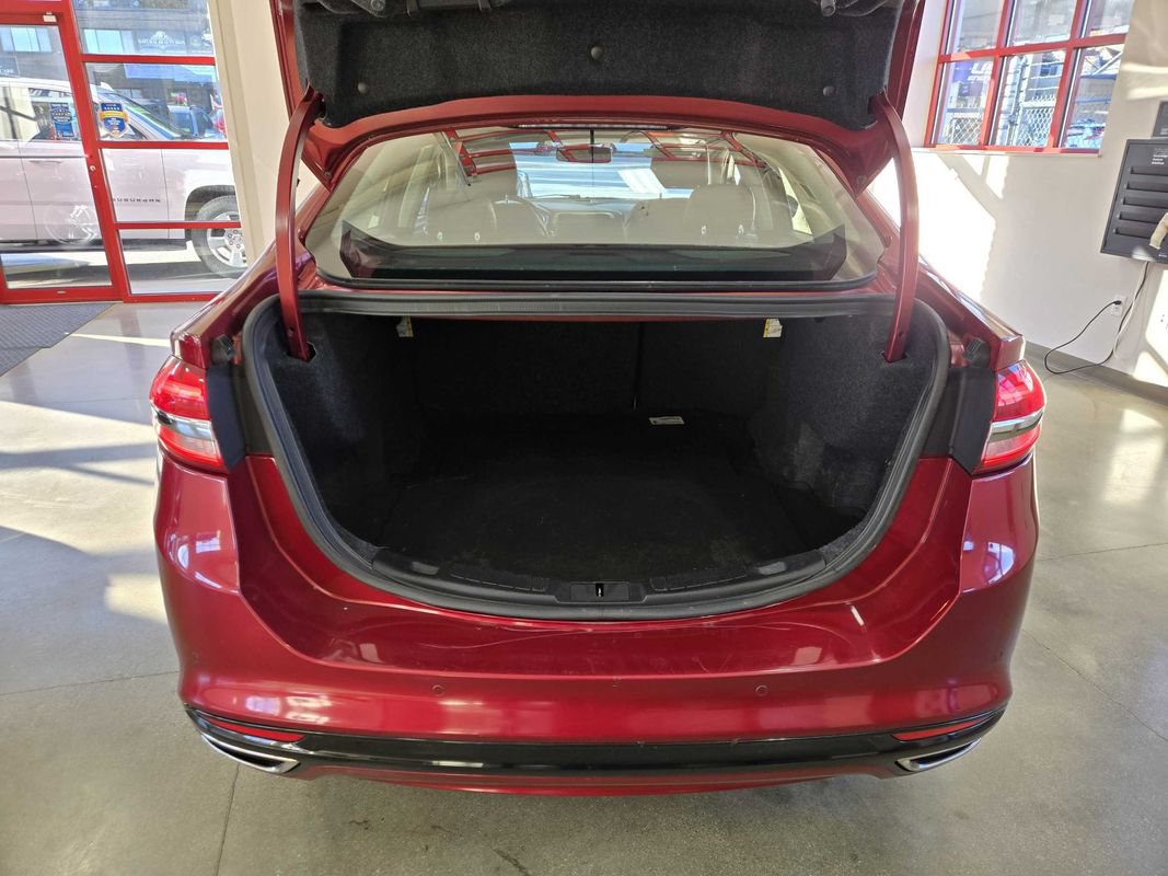 Used 2017 Ford Fusion SE w/ Fusion SE Technology Package FWD image 33