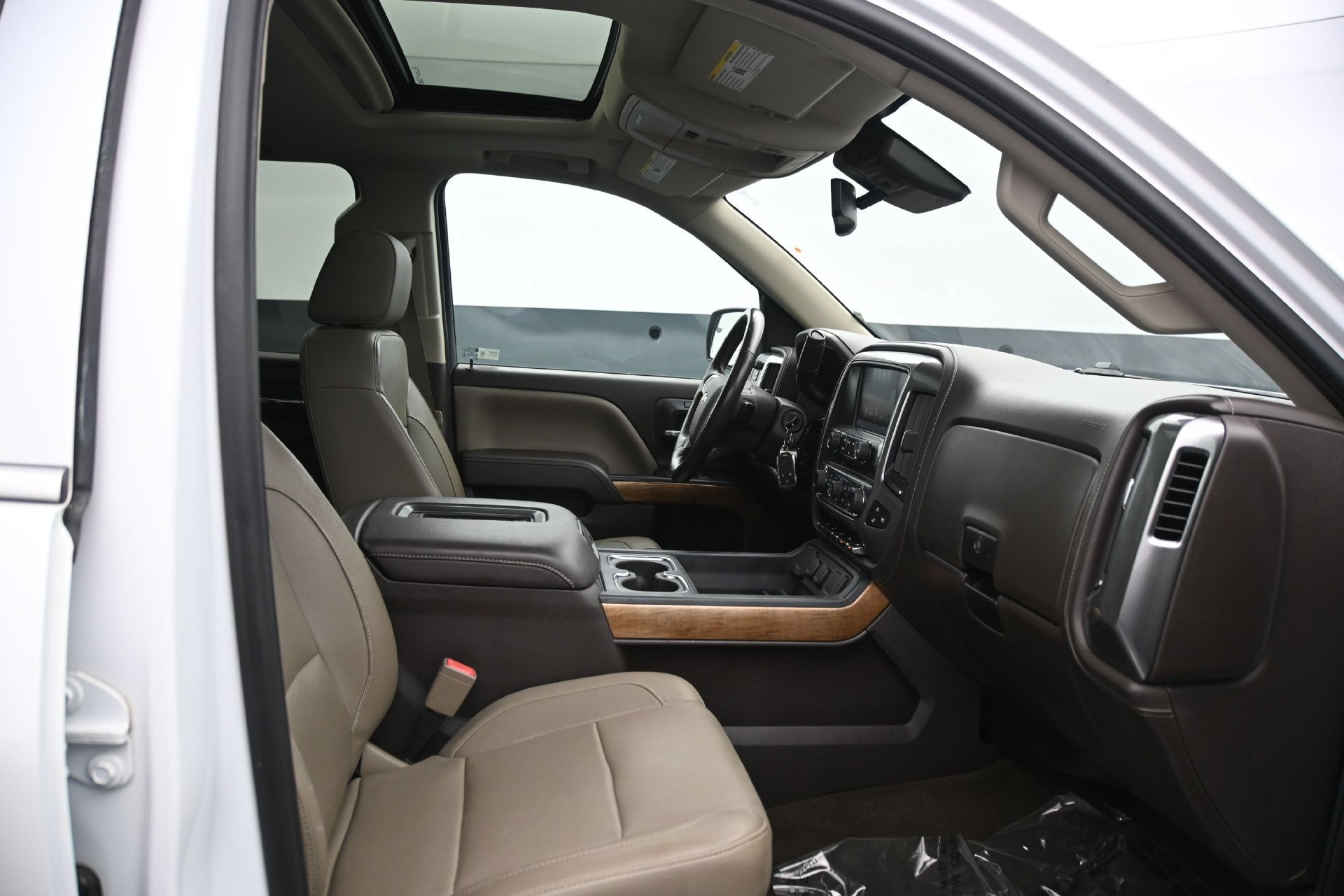 Used 2016 Chevrolet Silverado 1500 LTZ w/ Sport Package AWD/4WD image 13