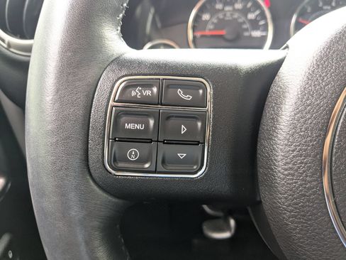 Used 2014 Jeep Wrangler Unlimited Sahara w/ Connectivity Group AWD/4WD image 19