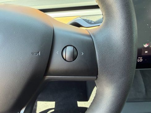 Used 2023 Tesla Model 3 Standard Range RWD image 32