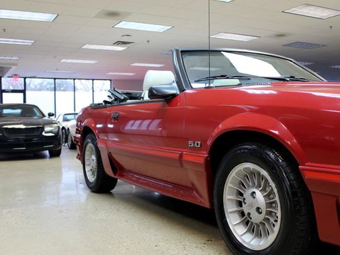 Used 1987 Ford Mustang GT image 18