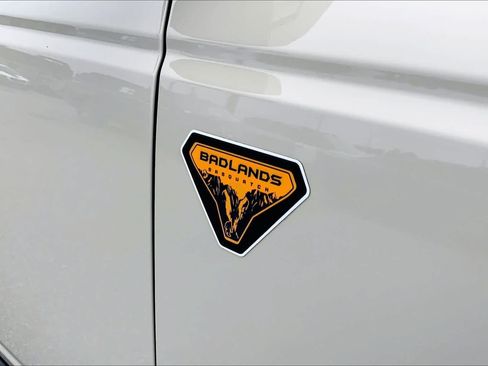Certified 2025 Ford Bronco Badlands AWD/4WD image 10