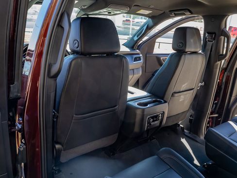 Used 2023 Chevrolet Tahoe Z71 w/ Off-Road Capability Package image 31