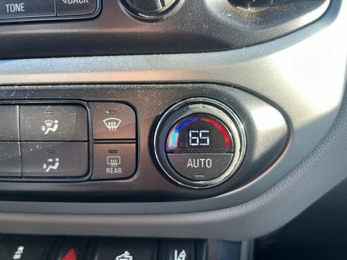 Used 2015 Chevrolet Colorado LT w/ Luxury Package RWD image 13