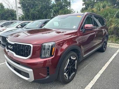 Certified 2024 Kia Telluride EX w/ EX Captain's Chair Package