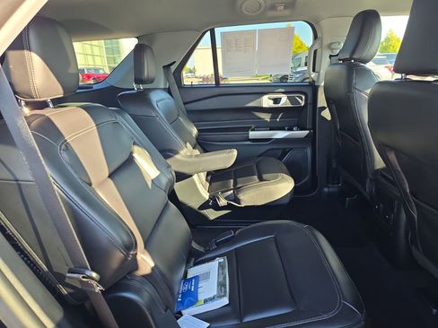 Used 2023 Ford Explorer XLT w/ Equipment Group 202A image 37