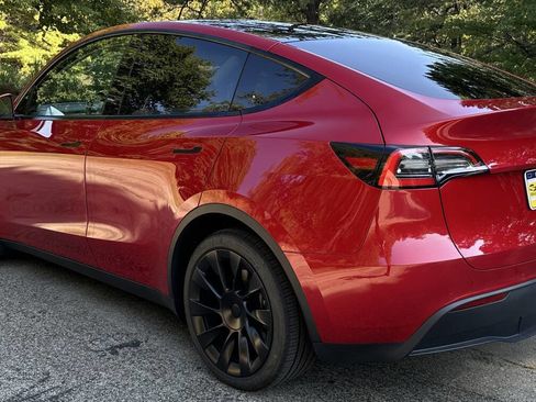 Used 2021 Tesla Model Y Long Range image 7